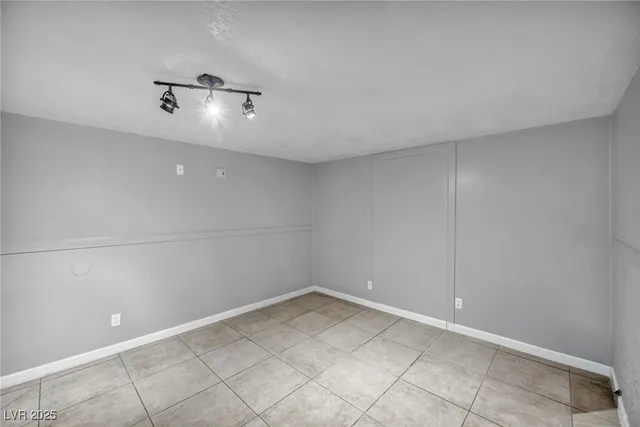 $399,500 | 54 Del Amo Drive, Las Vegas, NV 89110