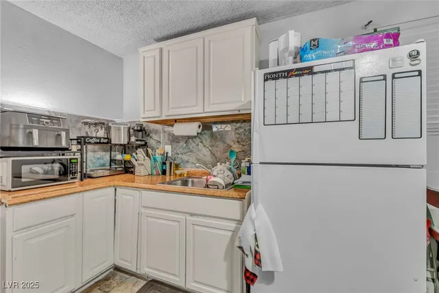 $399,500 | 54 Del Amo Drive, Las Vegas, NV 89110