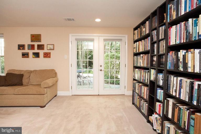 2149 Pond View Court Reston, VA 20191 - Photo 11 of 19 Family Room #3