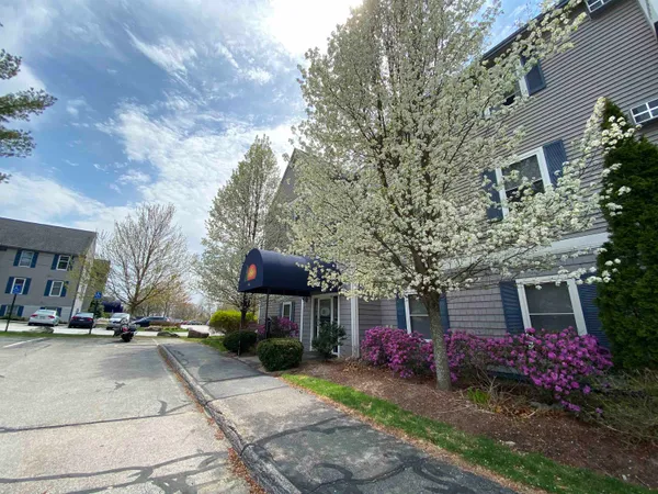 $1,899 | 99 Eastern Avenue, Unit 304, Manchester, NH 03104