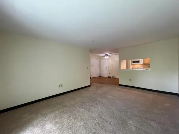 $1,899 | 99 Eastern Avenue, Unit 304, Manchester, NH 03104