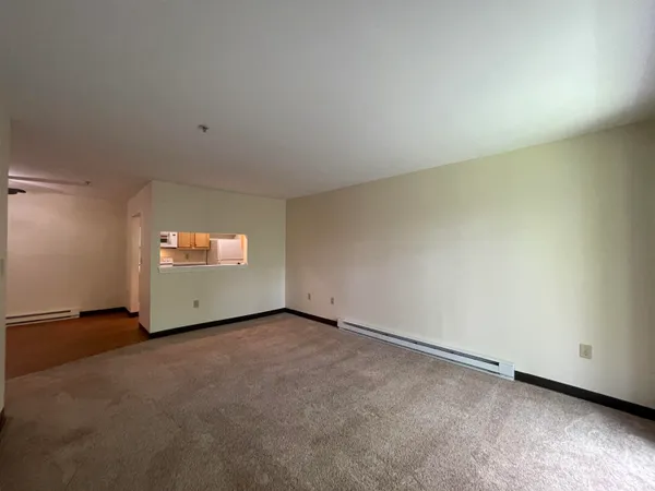 $1,899 | 99 Eastern Avenue, Unit 304, Manchester, NH 03104