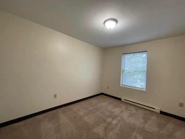 $1,899 | 99 Eastern Avenue, Unit 304, Manchester, NH 03104