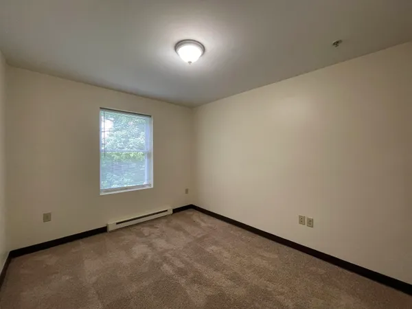 $1,899 | 99 Eastern Avenue, Unit 304, Manchester, NH 03104