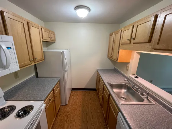 $1,899 | 99 Eastern Avenue, Unit 304, Manchester, NH 03104