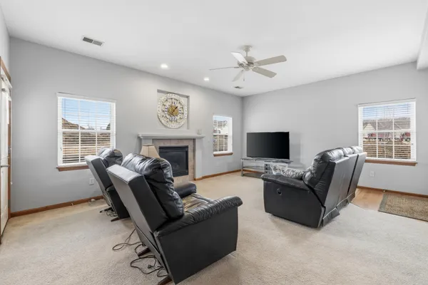 $269,900 | 1795 Woodland Way, Slinger, WI 53086