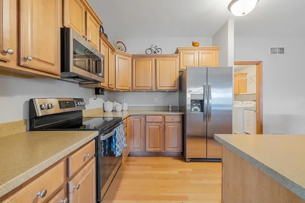 $269,900 | 1795 Woodland Way, Slinger, WI 53086