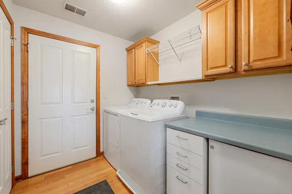 $269,900 | 1795 Woodland Way, Slinger, WI 53086