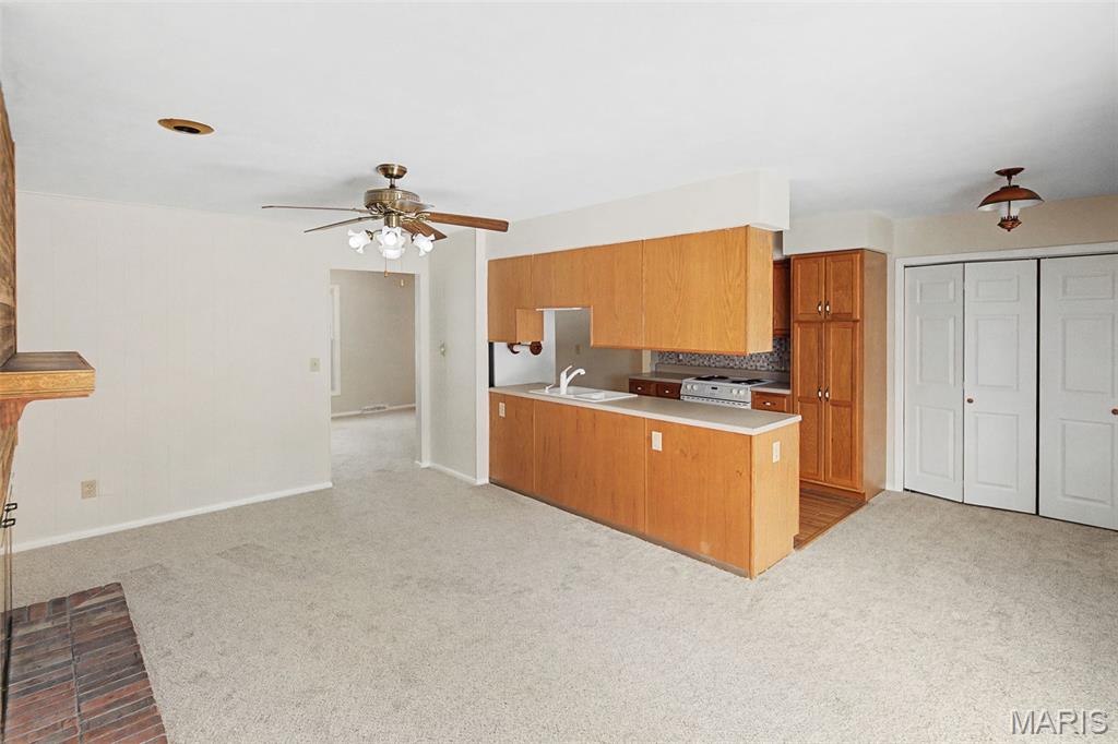 2339 Chadwick Drive Alton, IL 62002 - Photo 12 of 35