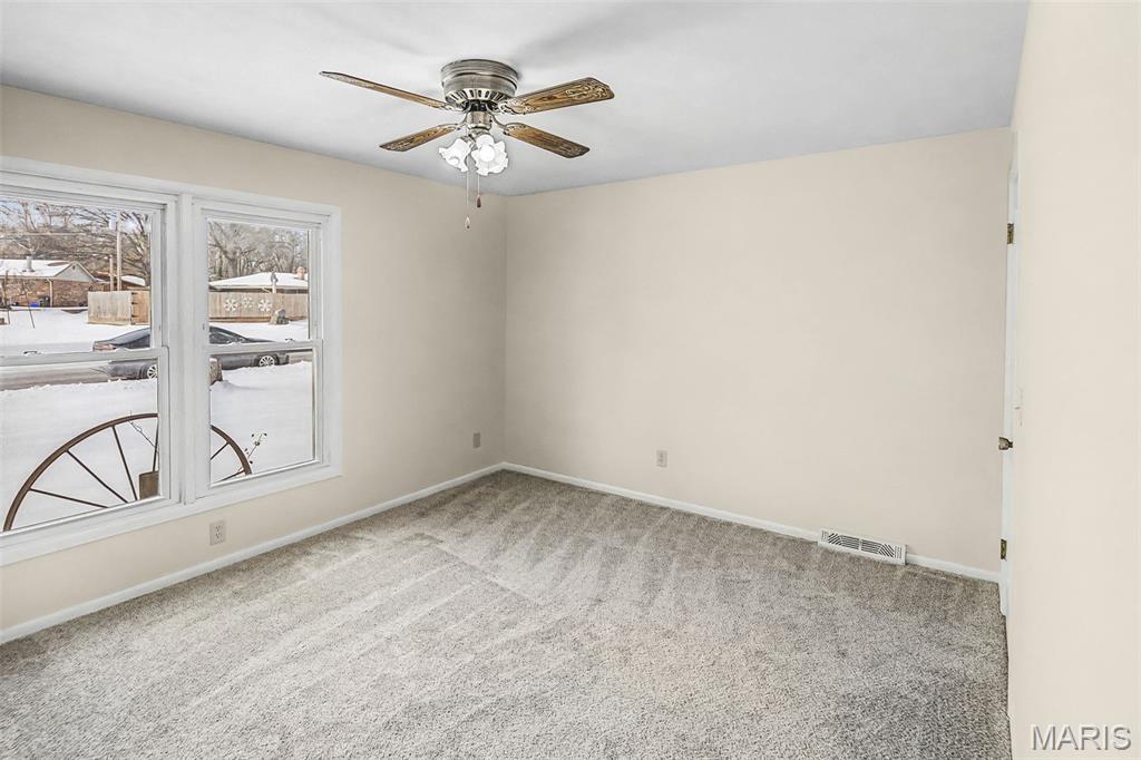 2339 Chadwick Drive Alton, IL 62002 - Photo 27 of 35