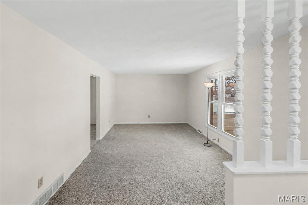 2339 Chadwick Drive Alton, IL 62002 - Photo 4 of 35