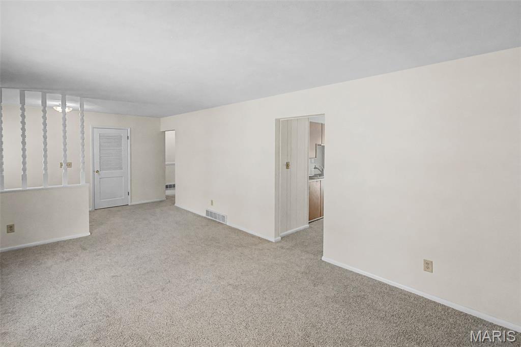 2339 Chadwick Drive Alton, IL 62002 - Photo 6 of 35