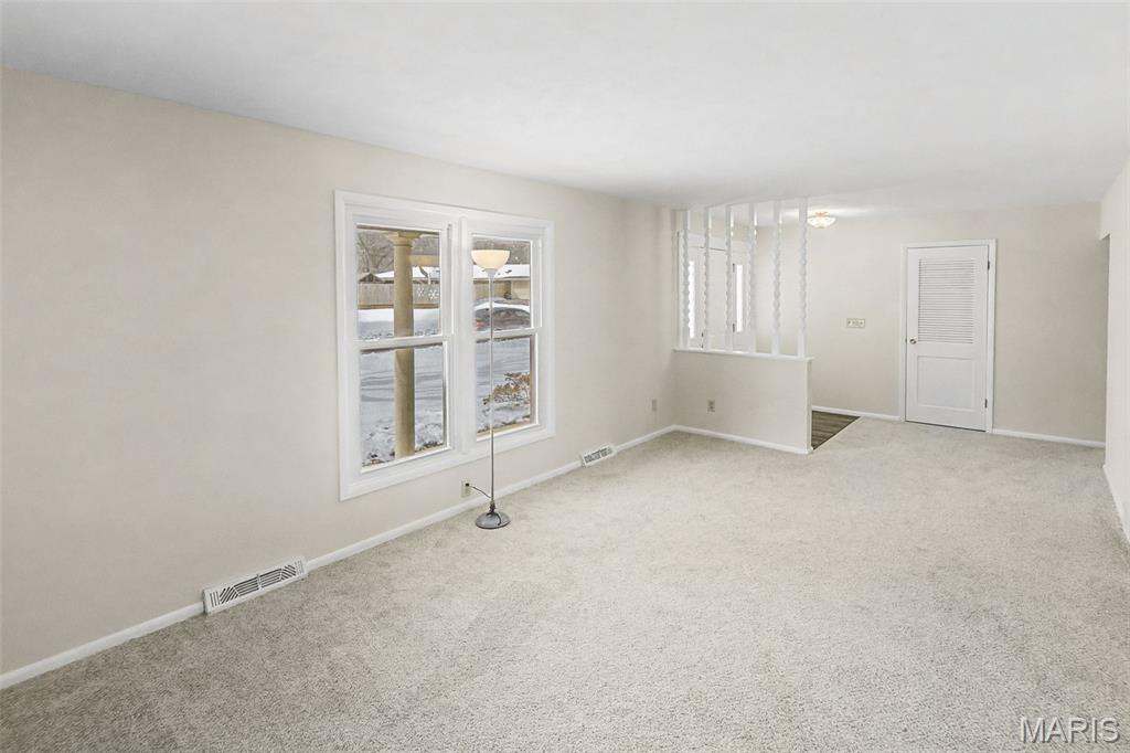 2339 Chadwick Drive Alton, IL 62002 - Photo 7 of 35