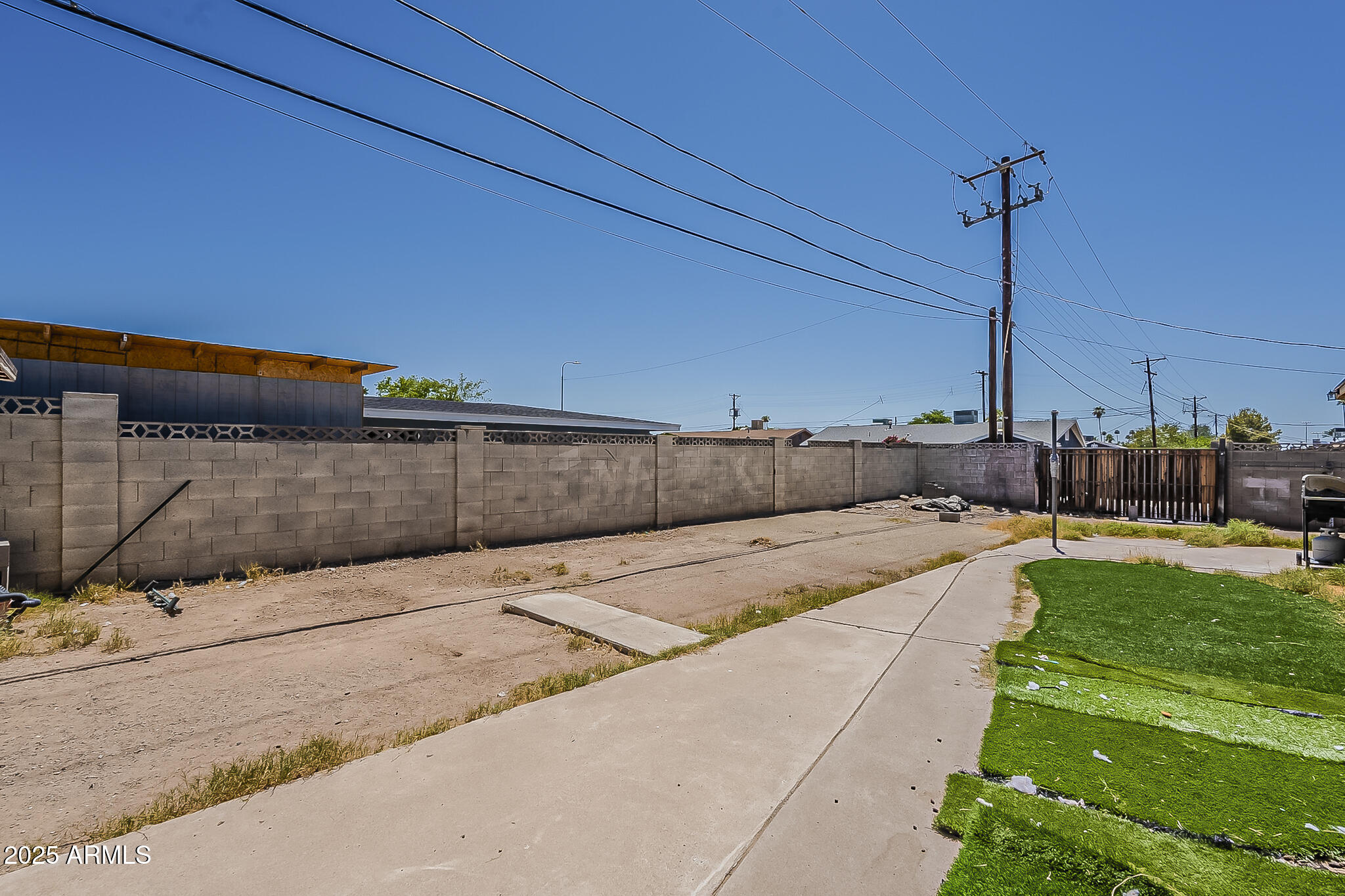 5319 West Osborn Road Phoenix, AZ 85031 - Photo 31 of 37 a view of a backyard