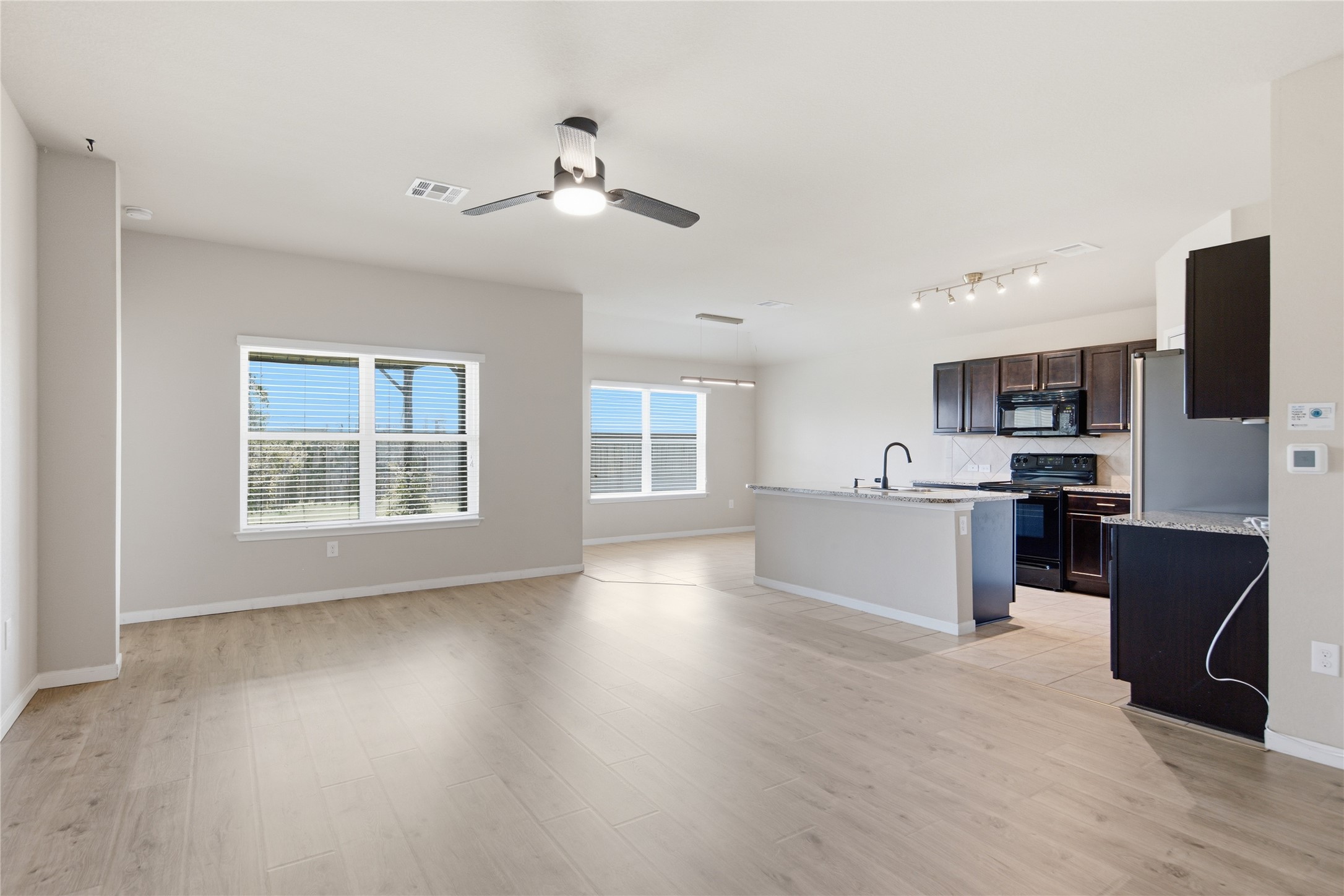5813 Roderick Drive Austin, TX 78724 - Photo 7 of 25