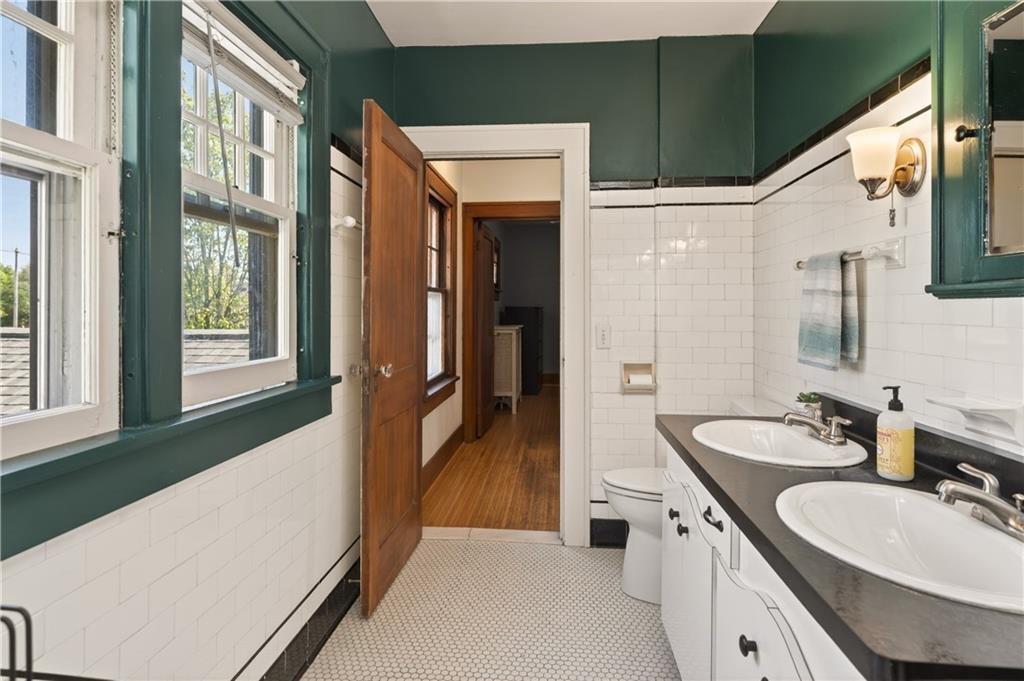 370 Susquehanna Road Brighton, NY 14618 - Photo 22 of 30 Full Bath - Upstairs