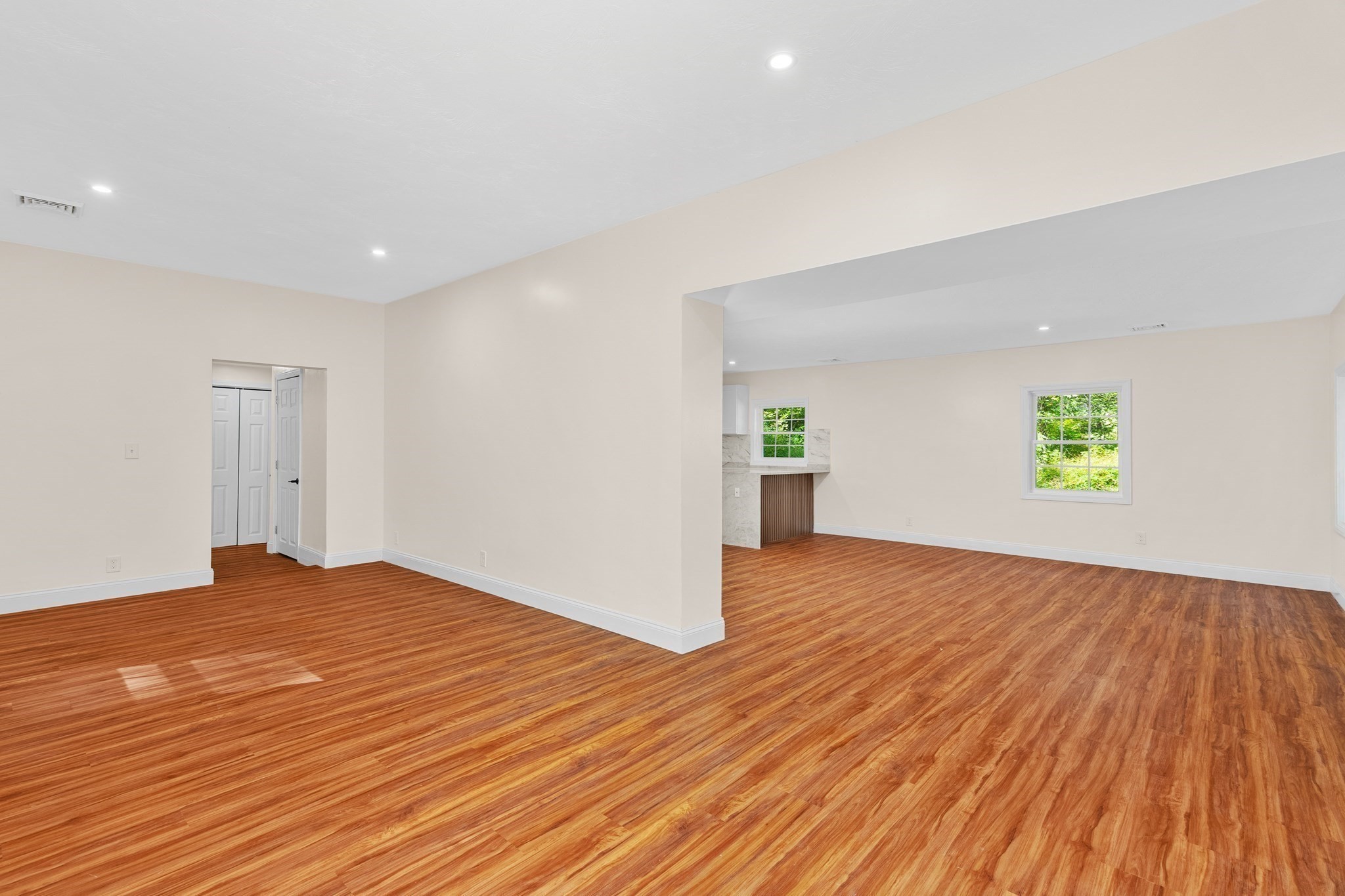 198 Uxbridge Road Sutton, MA 01590 - Photo 5 of 29 Gallery Image 5