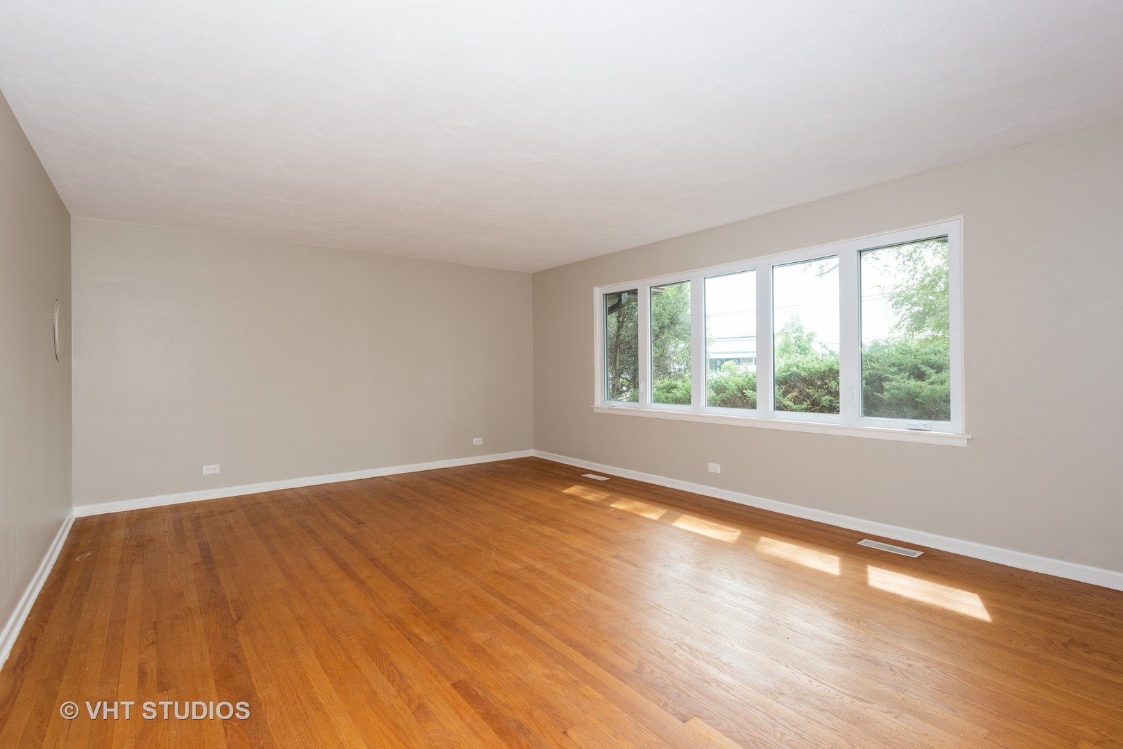 21W516 Army Trail Road Addison, IL 60101 - Photo 2 of 16