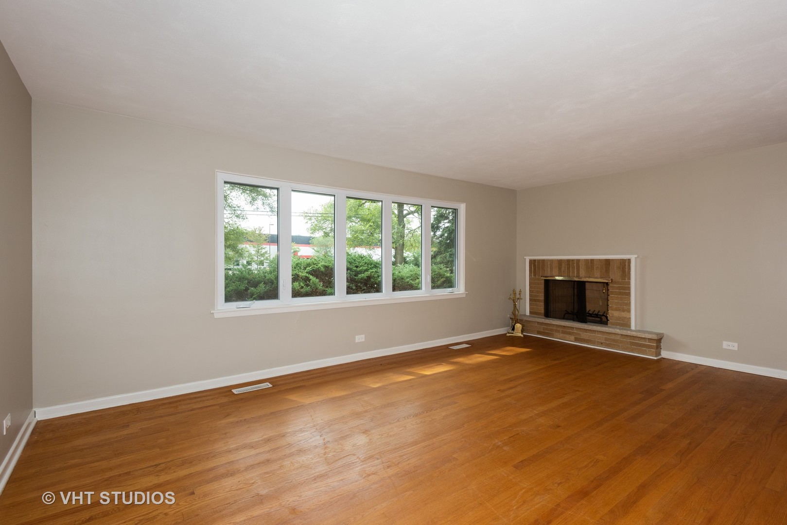21W516 Army Trail Road Addison, IL 60101 - Photo 3 of 16
