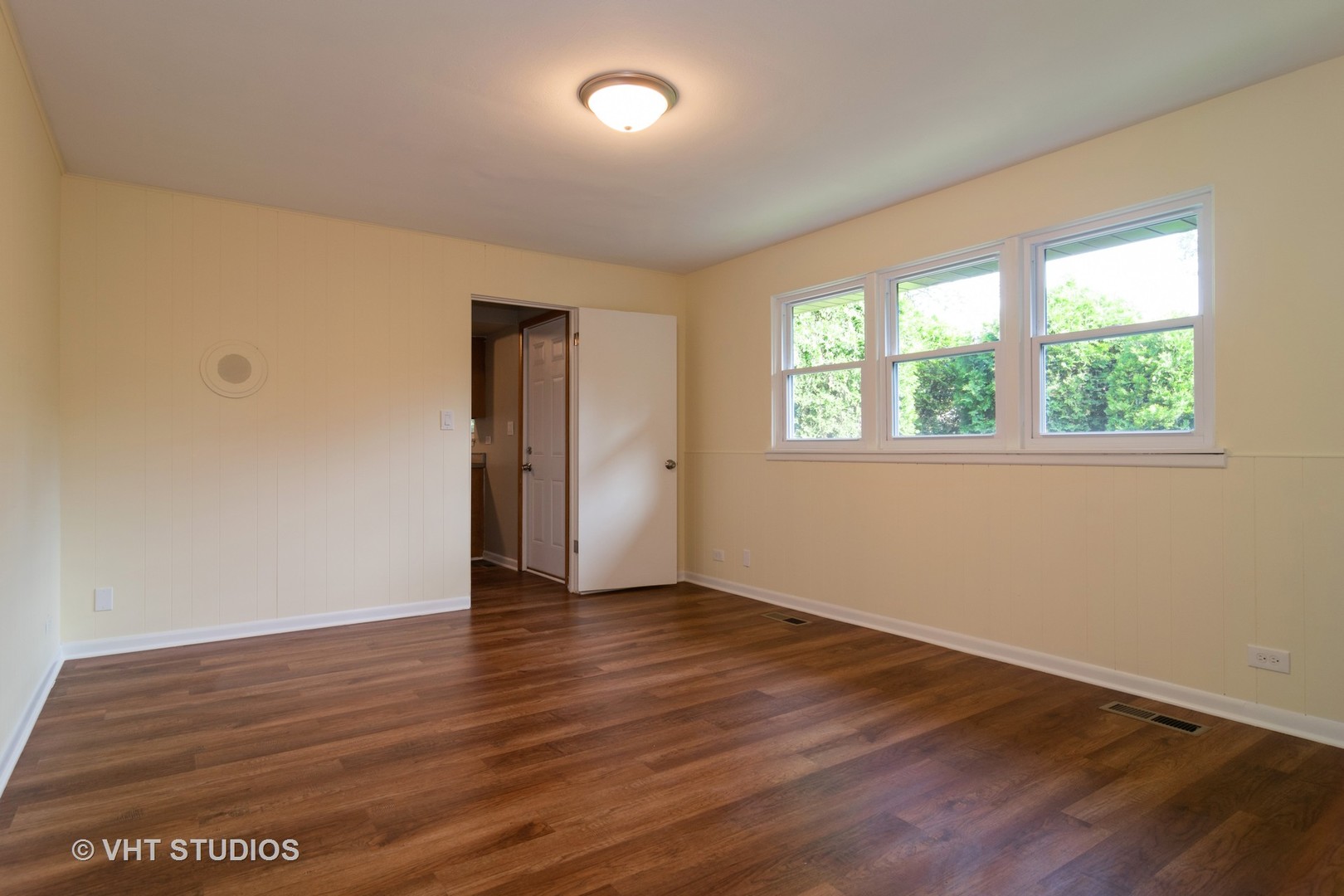 21W516 Army Trail Road Addison, IL 60101 - Photo 7 of 16