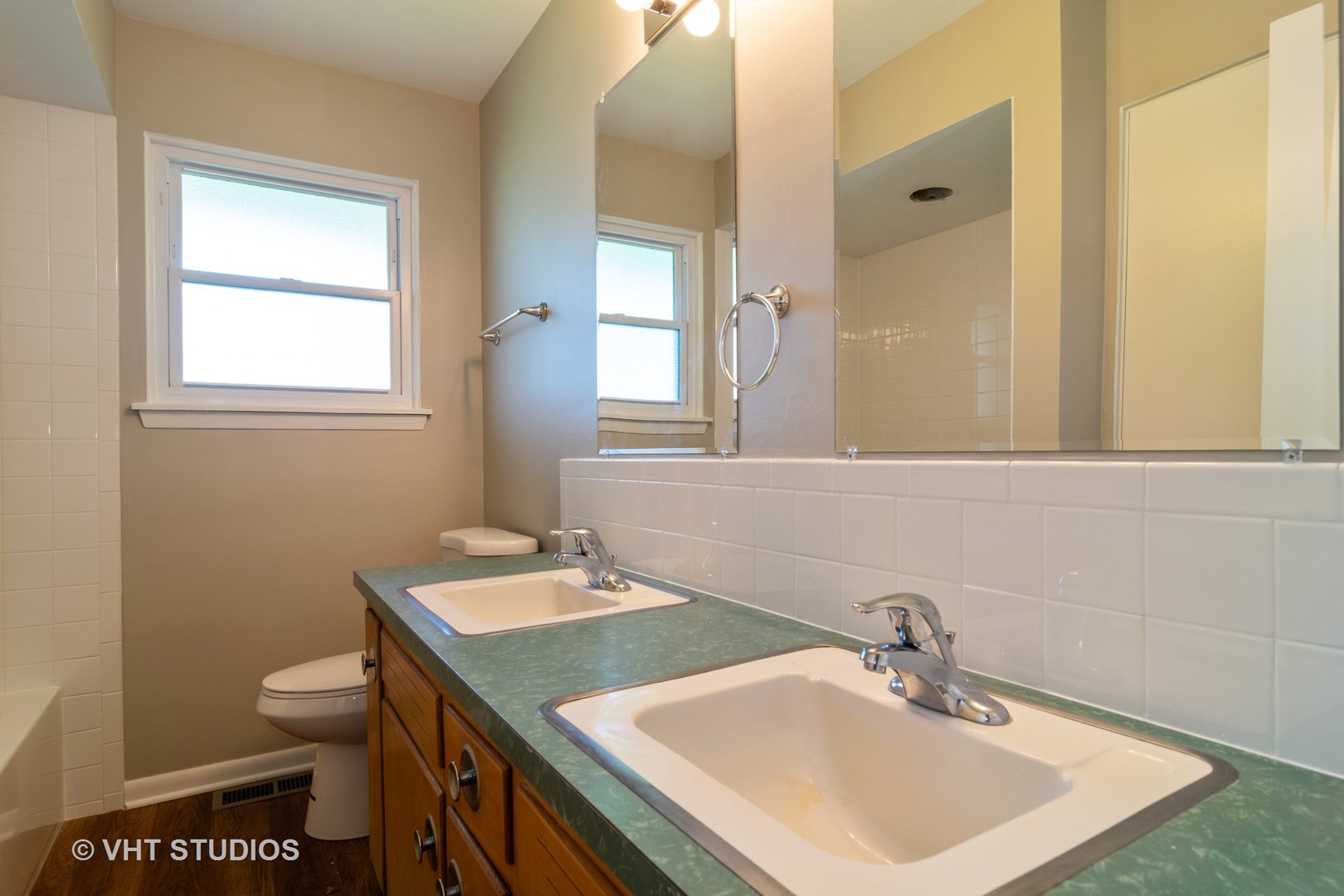 21W516 Army Trail Road Addison, IL 60101 - Photo 10 of 16