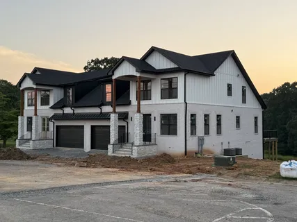 $635,000 | 112 Fairway Drive, Clarksville, TN 37043