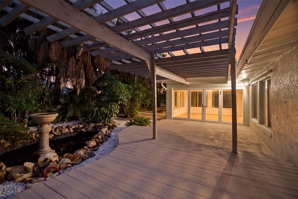 15814 3rd Street East Redington Beach, FL 33708 - Photo 20 of 38 Gallery Image 20