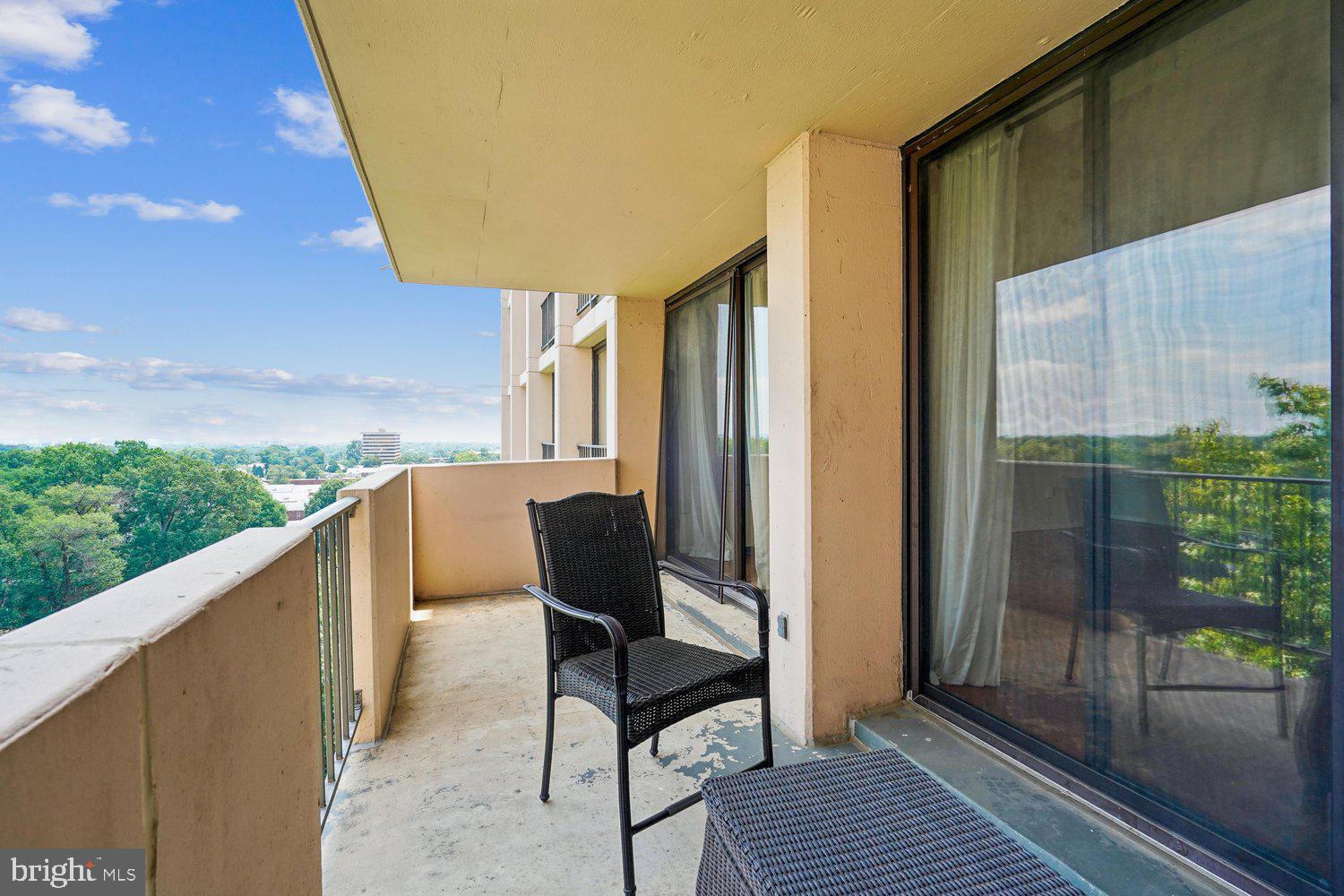 4141 North Henderson Road, Unit 904 Arlington, VA 22203 - Photo 12 of 46 Balcony