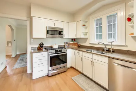 $819,000 | 1228 Linden Avenue, Oak Park, IL 60302