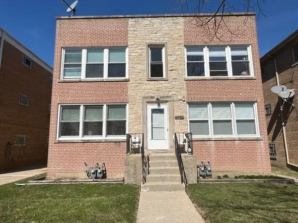 $209,900 | 4952 Hull Street, Unit 2E, Skokie, IL 60077