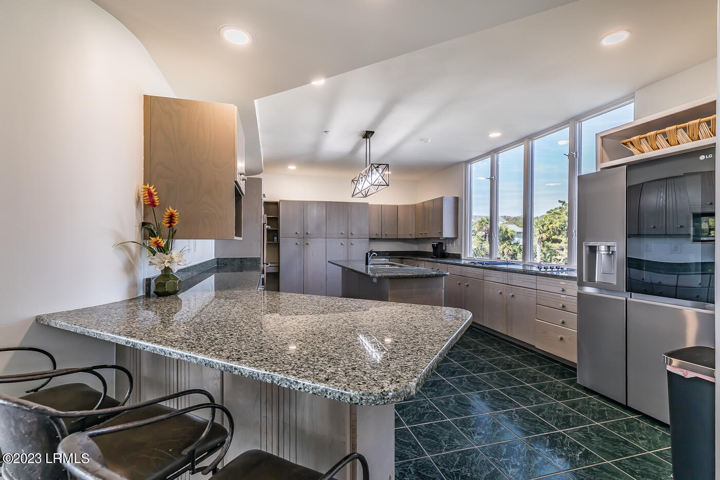 723 Pompano Road Fripp Island, SC 29920 - Photo 14 of 48 12 Casual dining and kitchen