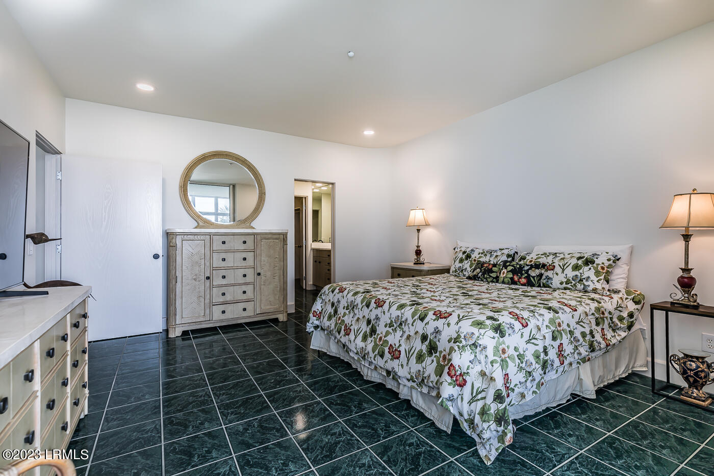 723 Pompano Road Fripp Island, SC 29920 - Photo 22 of 48 21 Primary suite