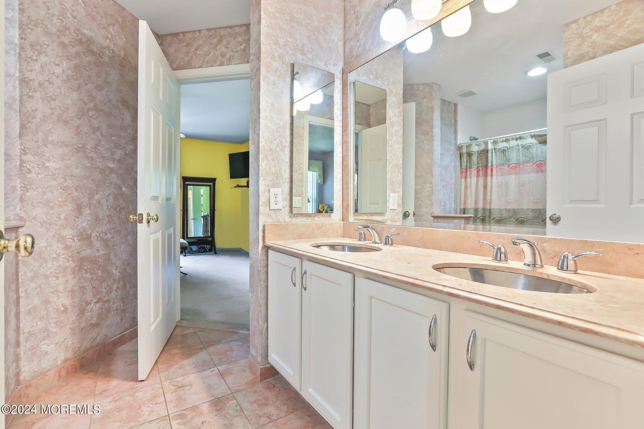 5 Bridgewater Road Farmingdale, NJ 07727 - Photo 71 of 72 Common Bath