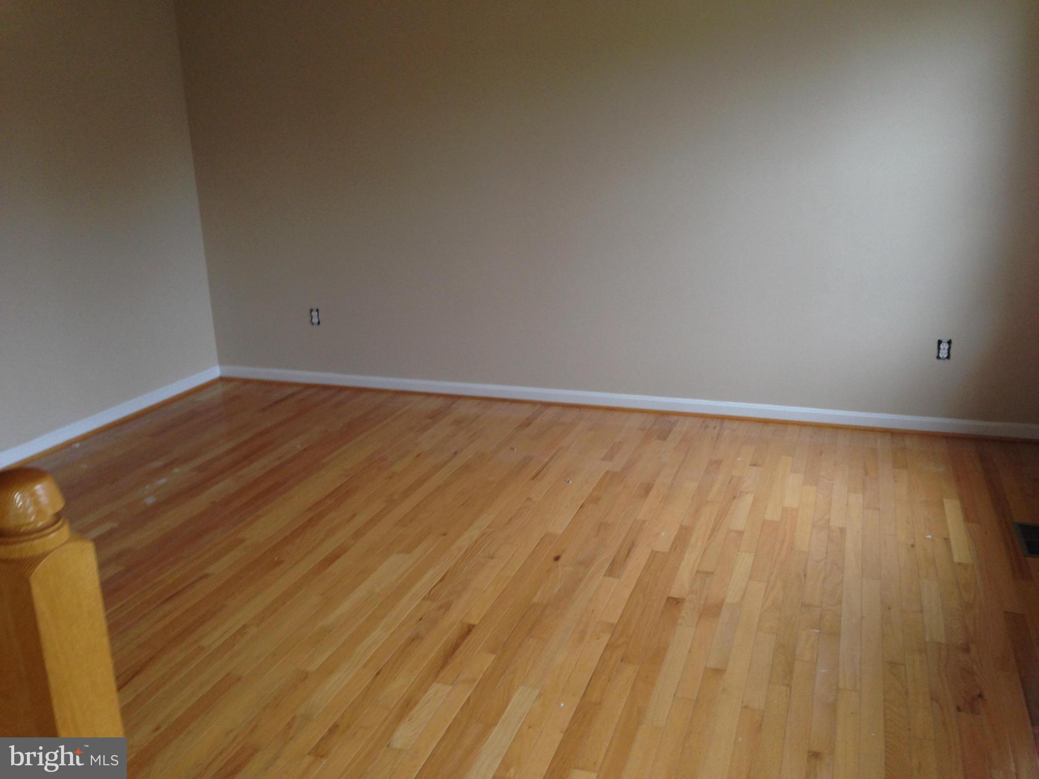 3522 Forest Hill Road Baltimore, MD 21207 - Photo 5 of 18 Living Room
