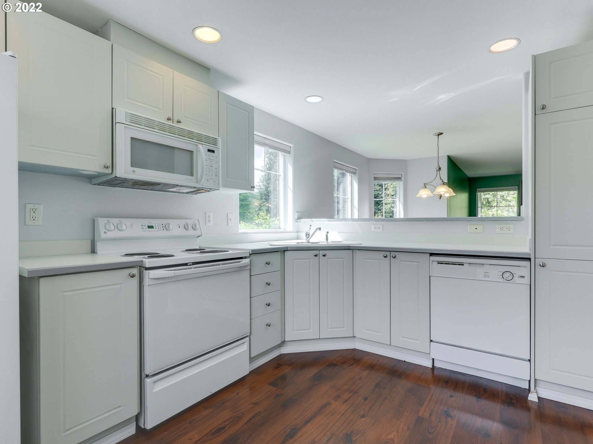 14339 Southwest Barrows Road Beaverton, OR 97007 - Photo 16 of 30 Gallery Image 16