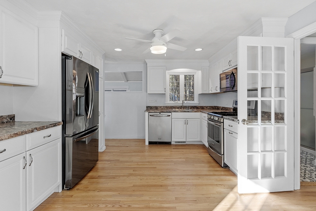 21 Walnut Street Townsend, MA 01469 - Photo 6 of 36 Gallery Image 6