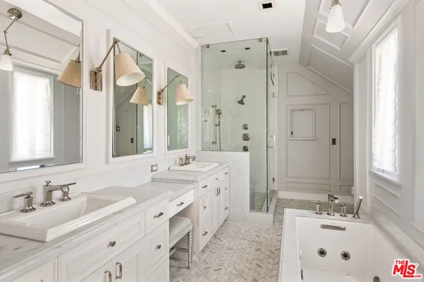 $39,950 | 908 North Rexford Drive, Beverly Hills, CA 90210
