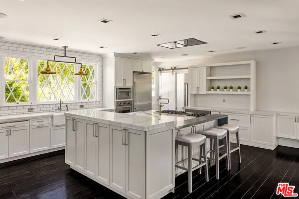 $39,950 | 908 North Rexford Drive, Beverly Hills, CA 90210