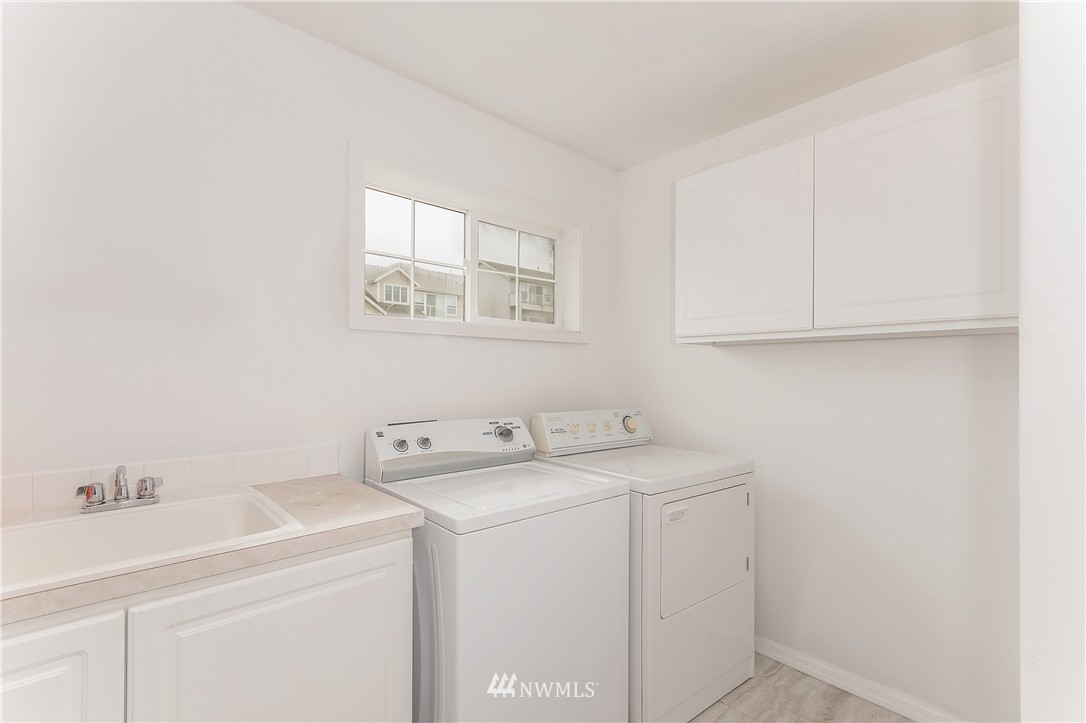 326 South 20th Place Renton, WA 98055 - Photo 13 of 25