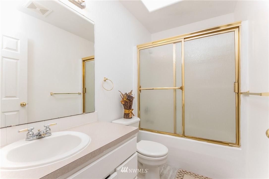 326 South 20th Place Renton, WA 98055 - Photo 14 of 25