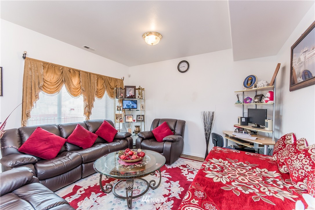 326 South 20th Place Renton, WA 98055 - Photo 15 of 25