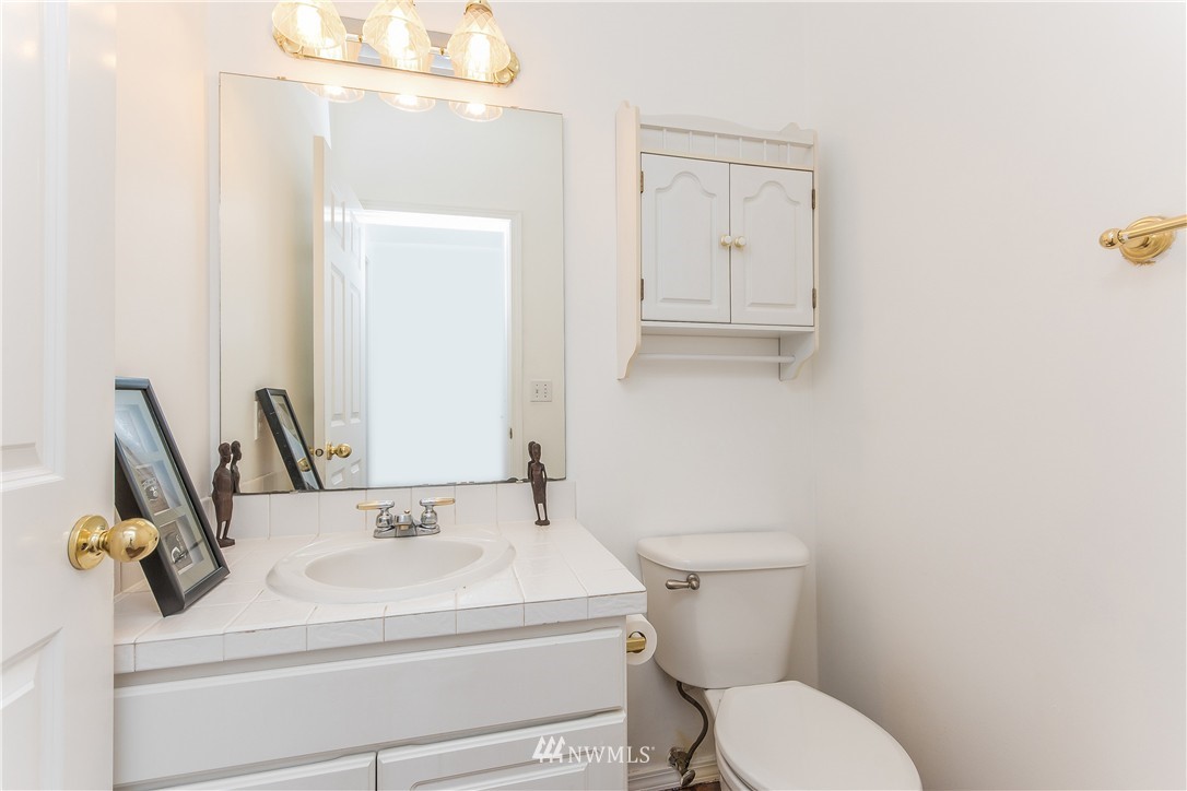 326 South 20th Place Renton, WA 98055 - Photo 7 of 25