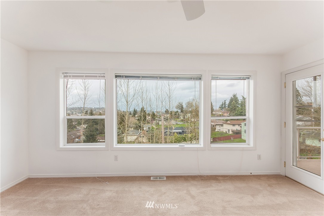 326 South 20th Place Renton, WA 98055 - Photo 9 of 25