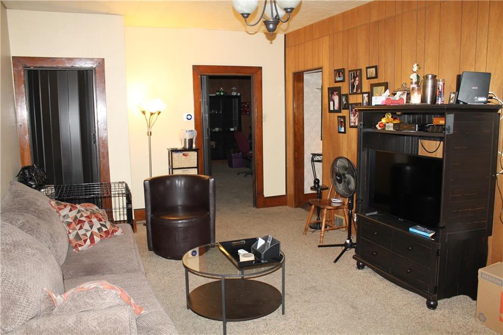 318 Ella Street McKees Rocks, PA 15136 - Photo 4 of 21 Gallery Image 4