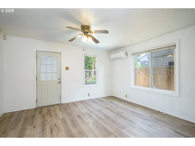 $335,000 | 1404 East 8th Street, Newberg, OR 97132