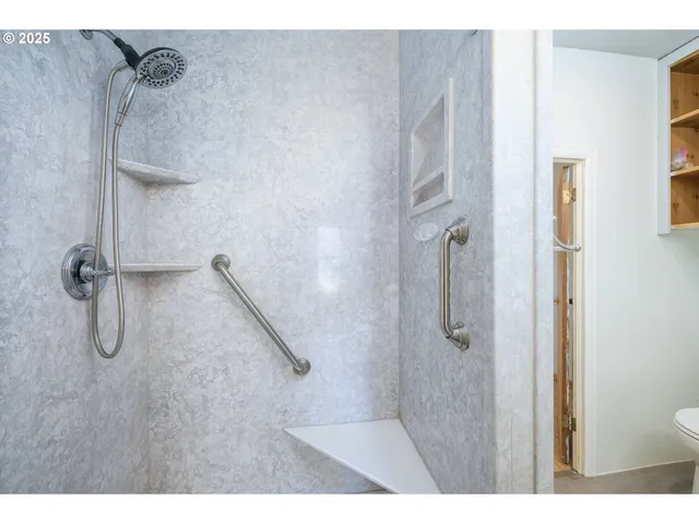 $335,000 | 1404 East 8th Street, Newberg, OR 97132