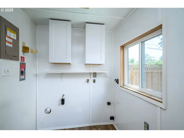 $335,000 | 1404 East 8th Street, Newberg, OR 97132