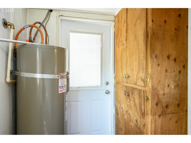 $335,000 | 1404 East 8th Street, Newberg, OR 97132