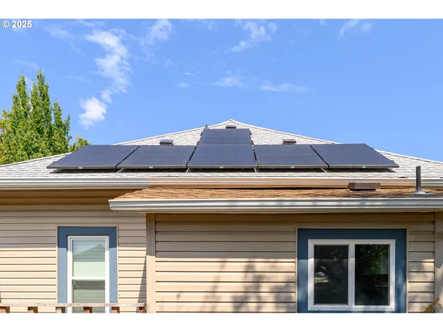 $335,000 | 1404 East 8th Street, Newberg, OR 97132