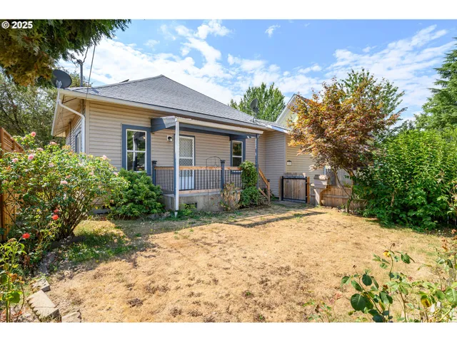 $335,000 | 1404 East 8th Street, Newberg, OR 97132